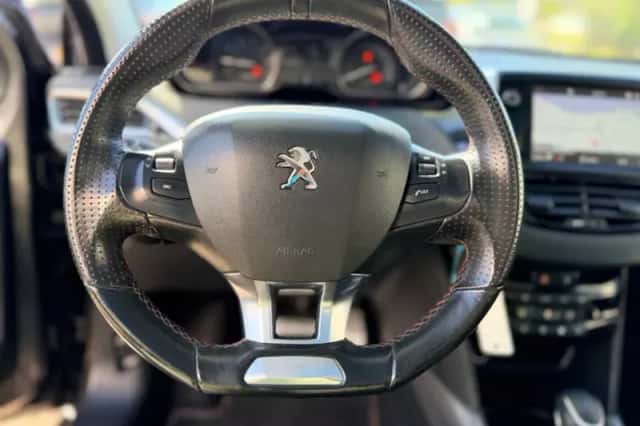 Peugeot 2008 (2019) thumbnail 13