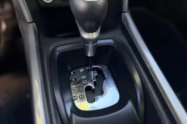 Peugeot 2008 (2019) thumbnail 14