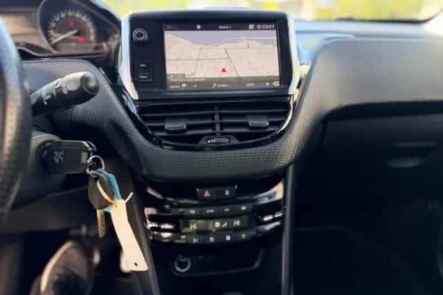 Peugeot 2008 (2019) thumbnail 15