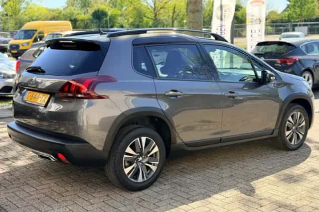 Peugeot 2008 (2019) thumbnail 4
