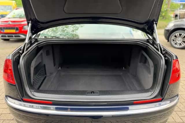 Audi A8 (2006) thumbnail 7