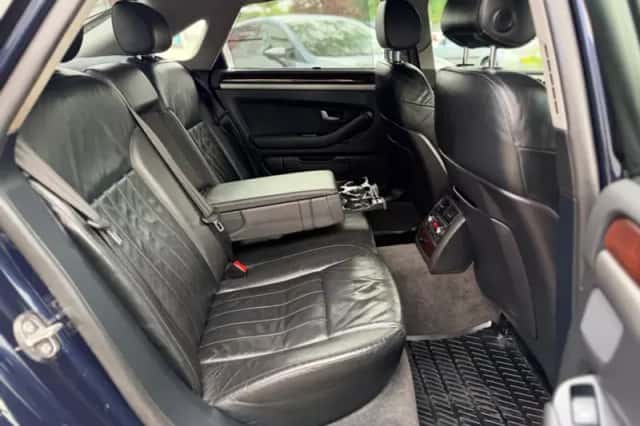 Audi A8 (2006) thumbnail 8