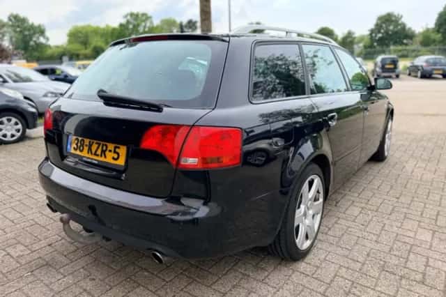 Audi A4 (2006) thumbnail 5