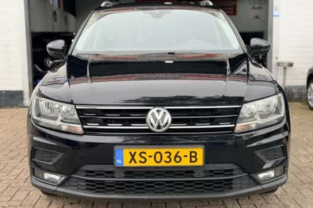 Volkswagen Tiguan (2018) thumbnail 2