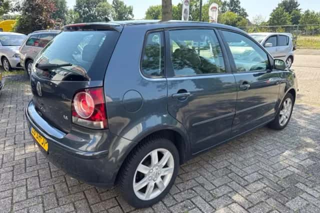 Volkswagen Polo (2006) thumbnail 3