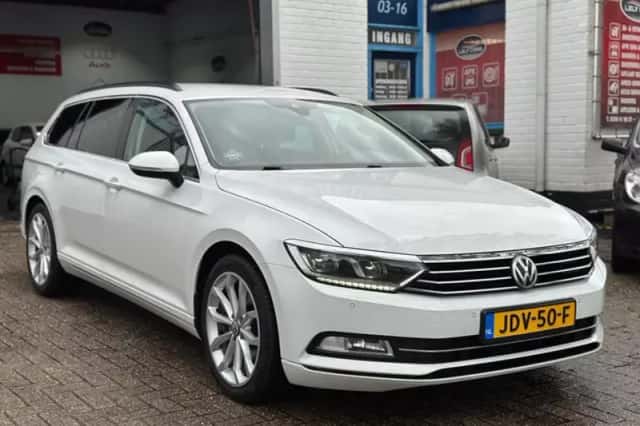 Volkswagen Passat (2018) thumbnail 3