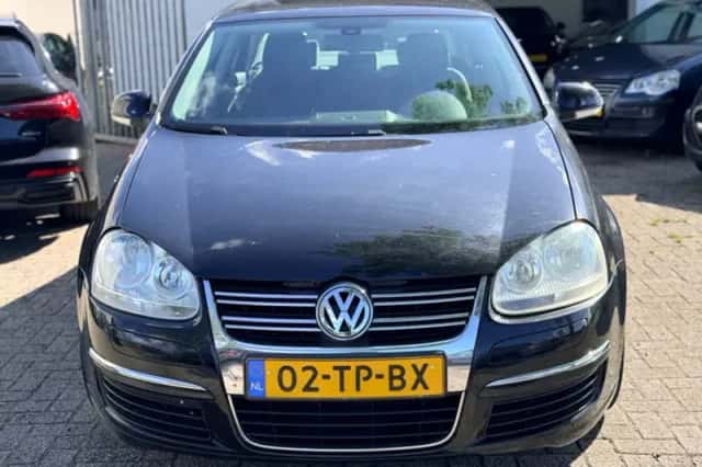 Volkswagen Jetta (2007) thumbnail 2