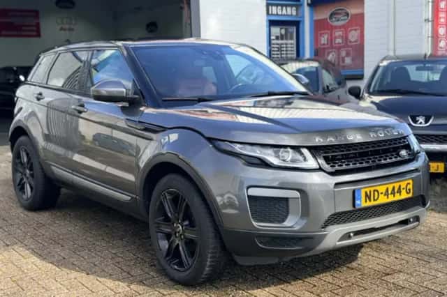 Land Rover Rover (2017) thumbnail 3