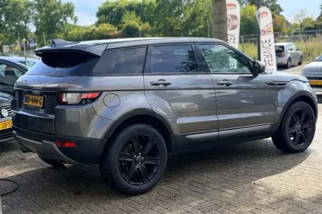 Land Rover Rover (2017) thumbnail 4