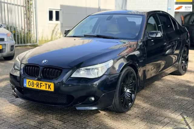 BMW 5-Serie (2005) thumbnail 1