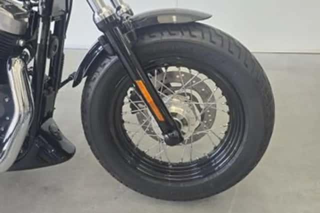 HARLEY-DAVIDSON SPORTSTER (2010) thumbnail 5