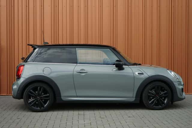 MINI Cooper (2018) thumbnail 2