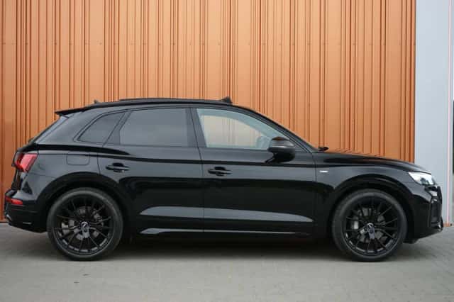 Audi Q5 (2023) thumbnail 3