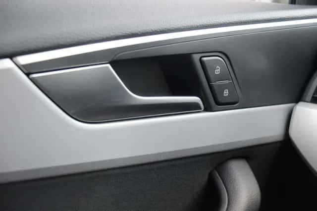 Audi A4 (2020) thumbnail 23