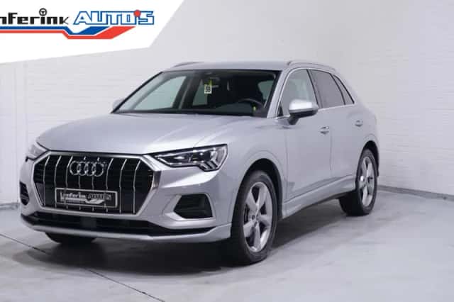 Audi Q3 (2022) thumbnail 2