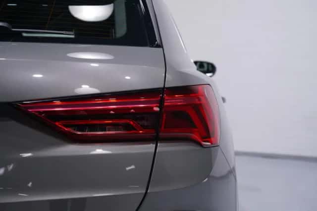 Audi Q3 (2022) thumbnail 16