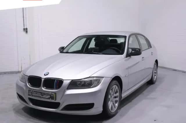 BMW 3-Serie (2011) thumbnail 1