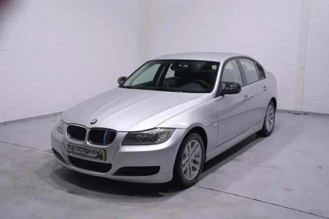 BMW 3-Serie (2011) thumbnail 3