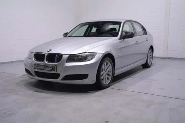 BMW 3-Serie (2011) thumbnail 4