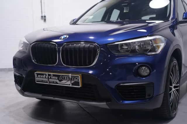 BMW X1 (2019) thumbnail 6