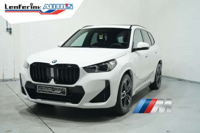 BMW X1 (2024) thumbnail 2