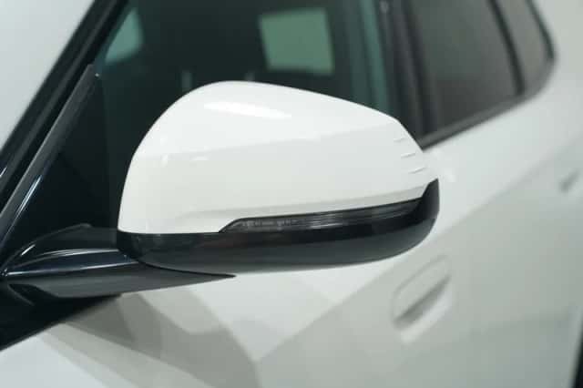BMW X1 (2024) thumbnail 6