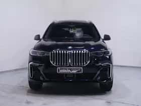 BMW X7 (2022) thumbnail 3