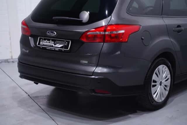 Ford Focus (2015) thumbnail 102
