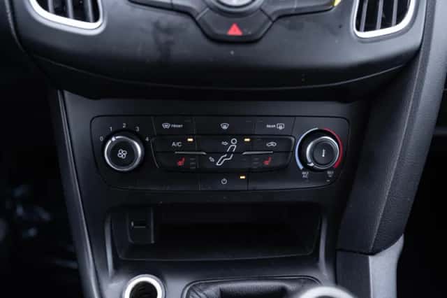 Ford Focus (2015) thumbnail 128