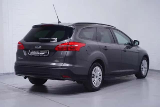 Ford Focus (2015) thumbnail 135