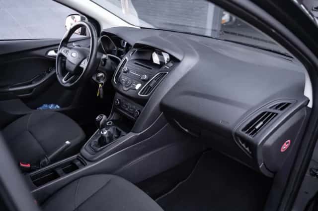 Ford Focus (2015) thumbnail 30