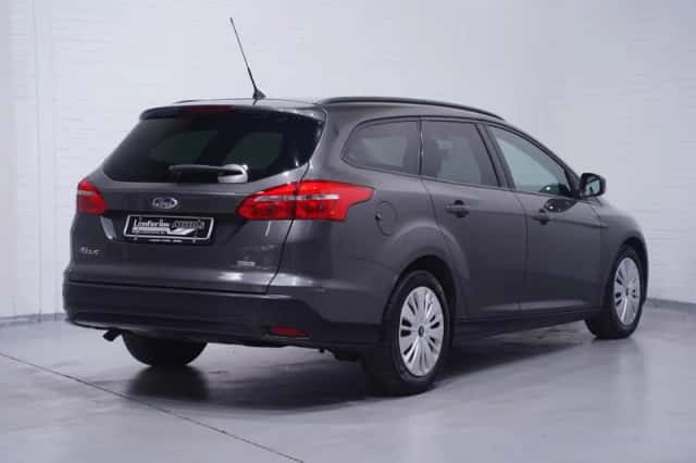 Ford Focus (2015) thumbnail 5