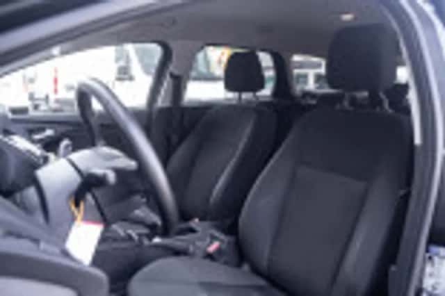 Ford Focus (2015) thumbnail 72