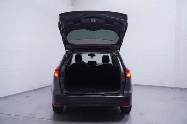 Ford Focus (2015) thumbnail 96