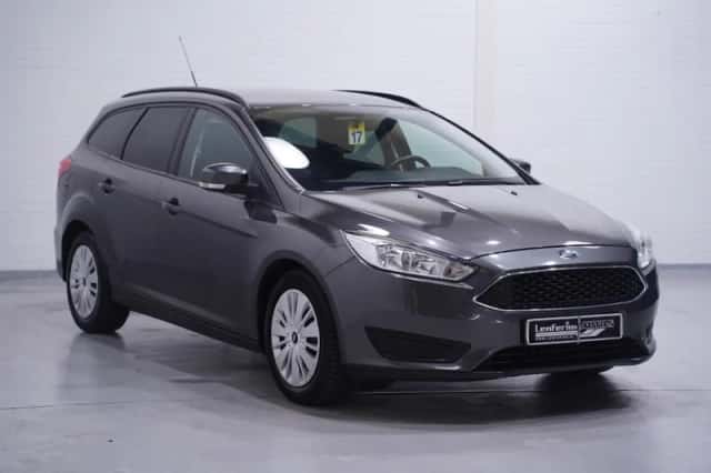 Ford Focus (2015) thumbnail 3
