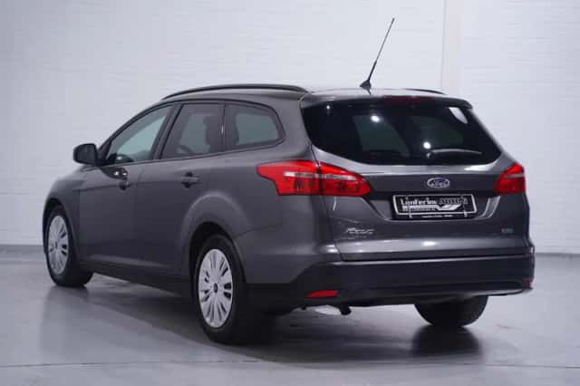 Ford Focus (2015) thumbnail 4