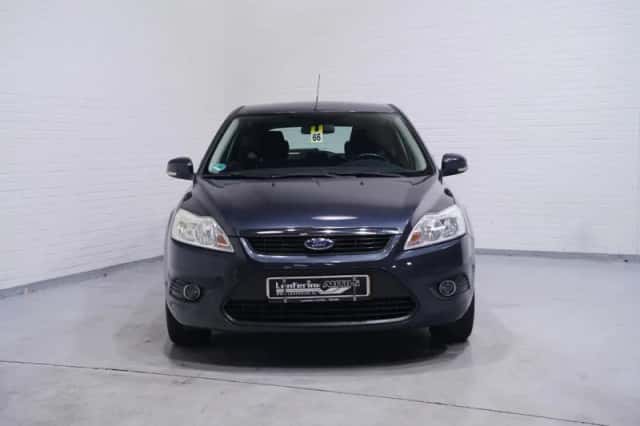 Ford Focus (2011) thumbnail 3