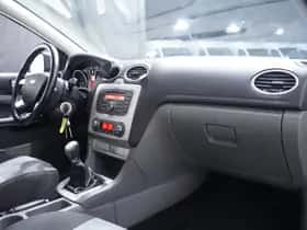Ford Focus (2011) thumbnail 32