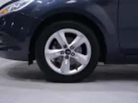 Ford Focus (2011) thumbnail 45