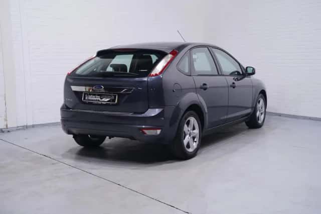 Ford Focus (2011) thumbnail 6