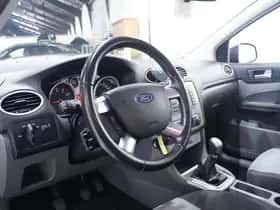 Ford Focus (2011) thumbnail 99