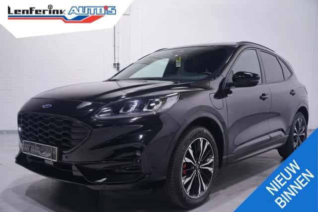 Ford Kuga (2022) thumbnail 2