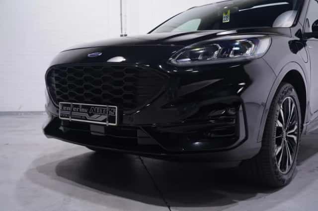Ford Kuga (2022) thumbnail 6