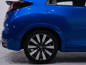 Honda Civic (2016) thumbnail 14