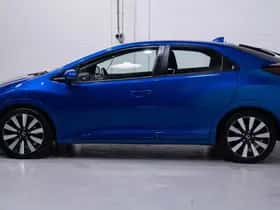 Honda Civic (2016) thumbnail 5