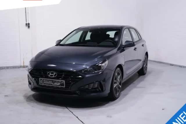 Hyundai i30 (2023) thumbnail 1