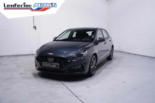 Hyundai i30 (2023) thumbnail 1