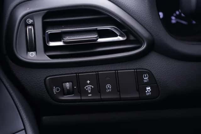 Hyundai i30 (2023) thumbnail 37