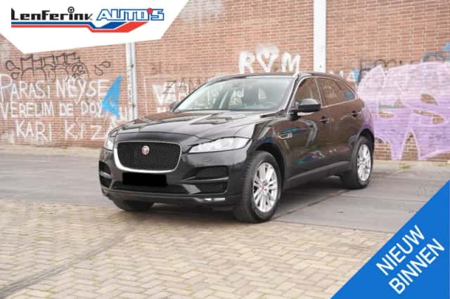 Jaguar F-Pace (2017) thumbnail 2