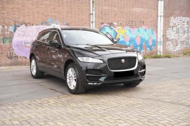 Jaguar F-Pace (2017) thumbnail 4